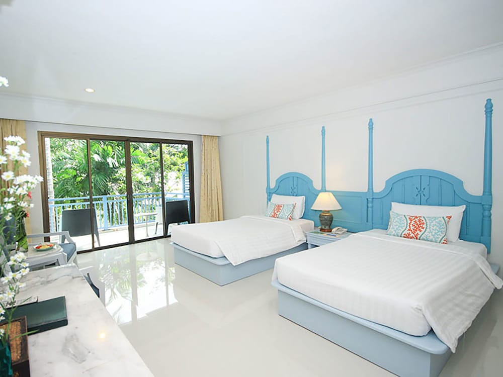 Deluxe Room - Photo 2