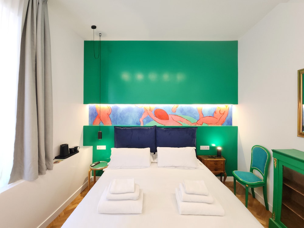 Superior Double Room, City View (Danza)