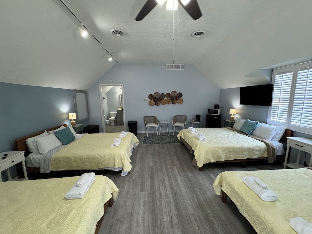 Standard Room, 1 Bedroom, Balcony, Lake View photo 1