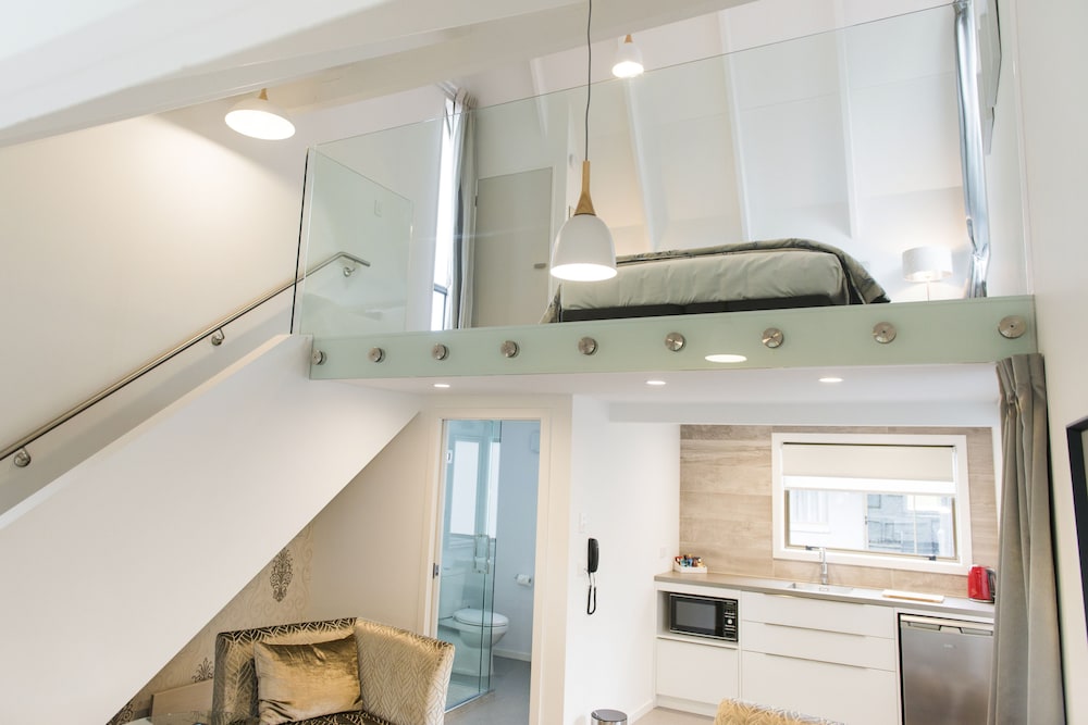 Loft Queen, Mezzanine