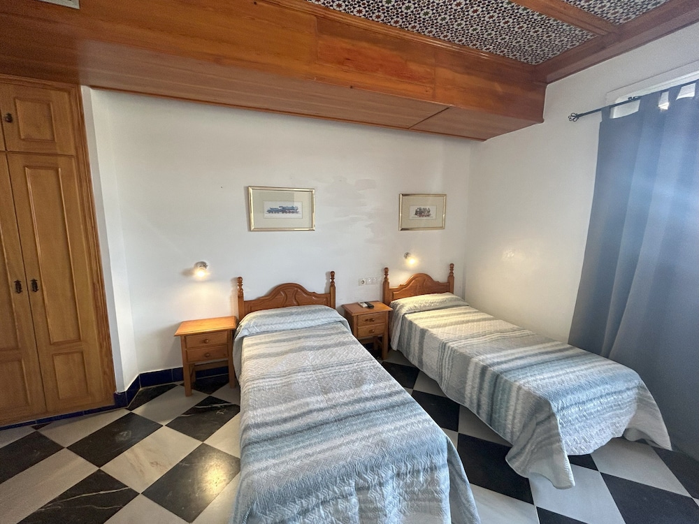 Double Room, 2 Twin Beds photo 3