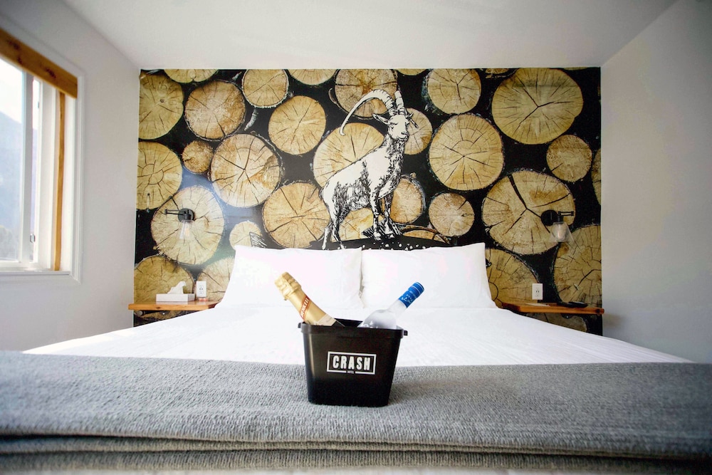 Superior Room, 1 King Bed, Mountain View photo 2