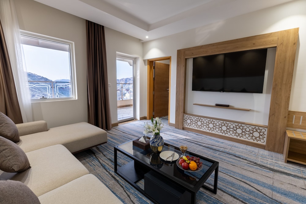 Executive Suite, 1 Bedroom - Photo 6