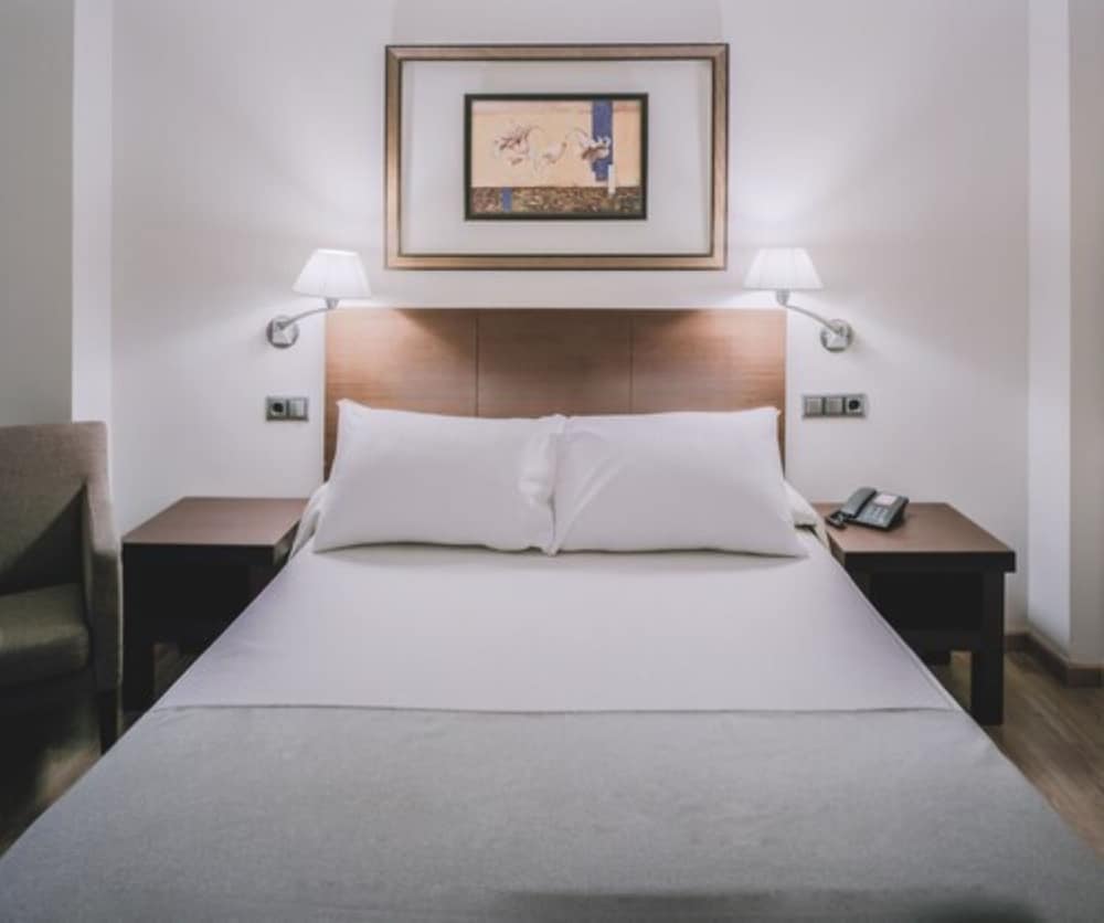 Basic Double Room photo 2
