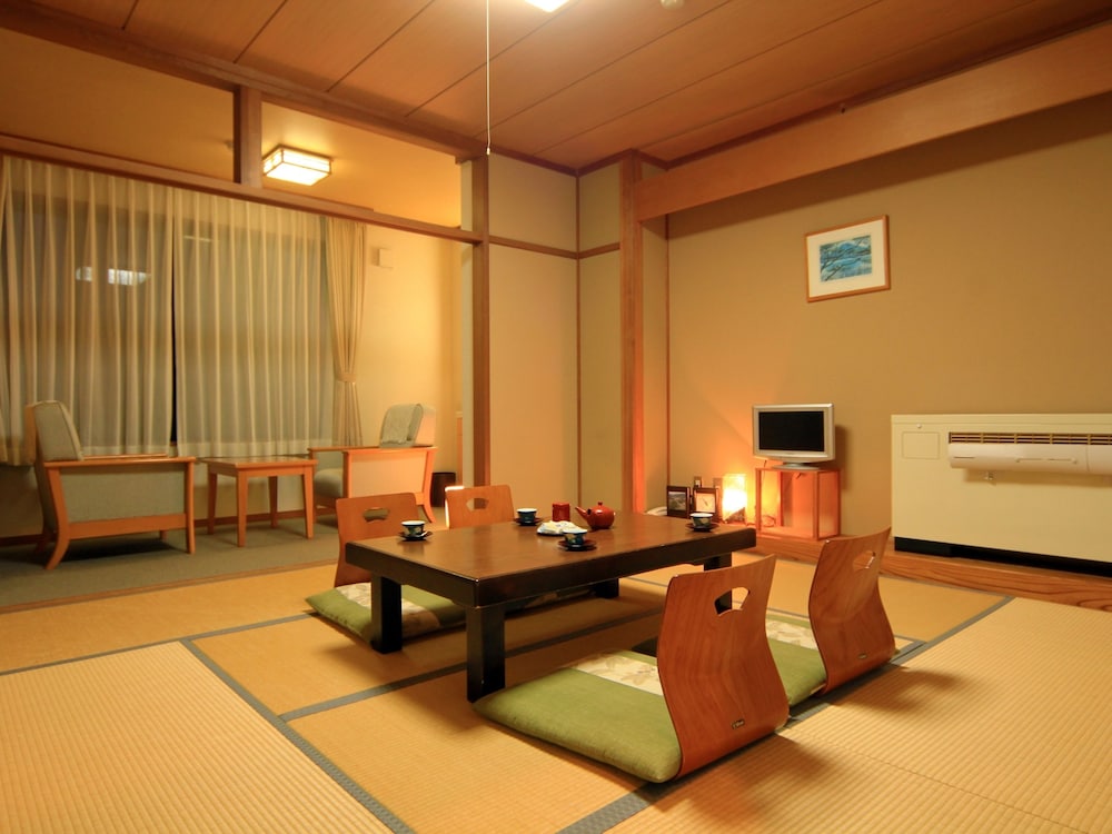 Japanese Style Room for 4 Guests without Private Toilet photo 3