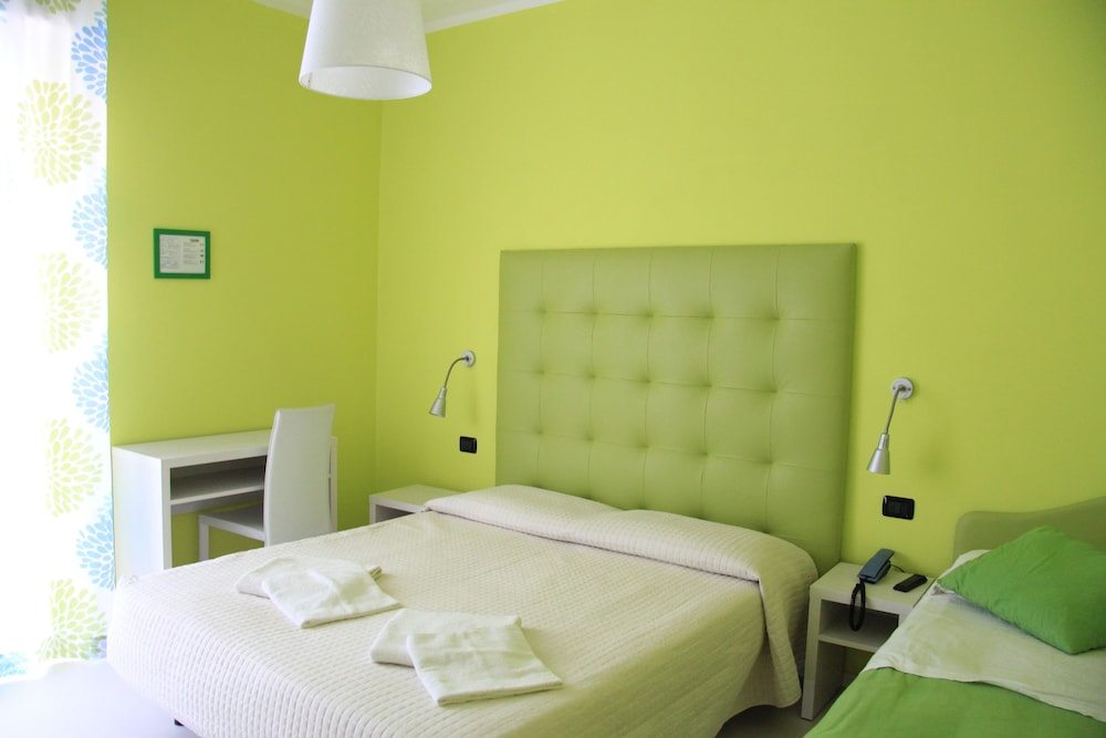 Superior Quadruple Room photo 3