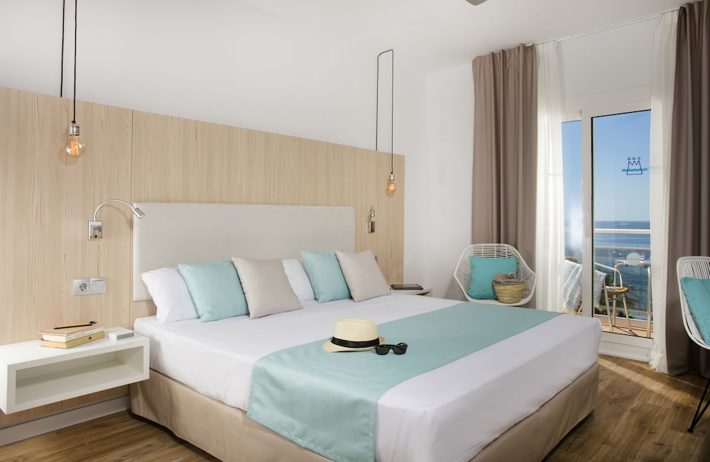 Double Room, Balcony, Pool View - Photo 1