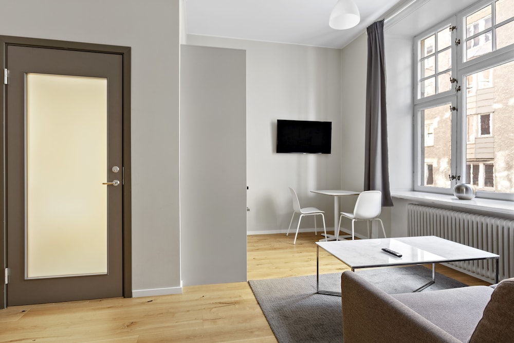 Standard Apartment, 1 Queen Bed, Non Smoking, Kitchen (with Sofabed) - Photo 3