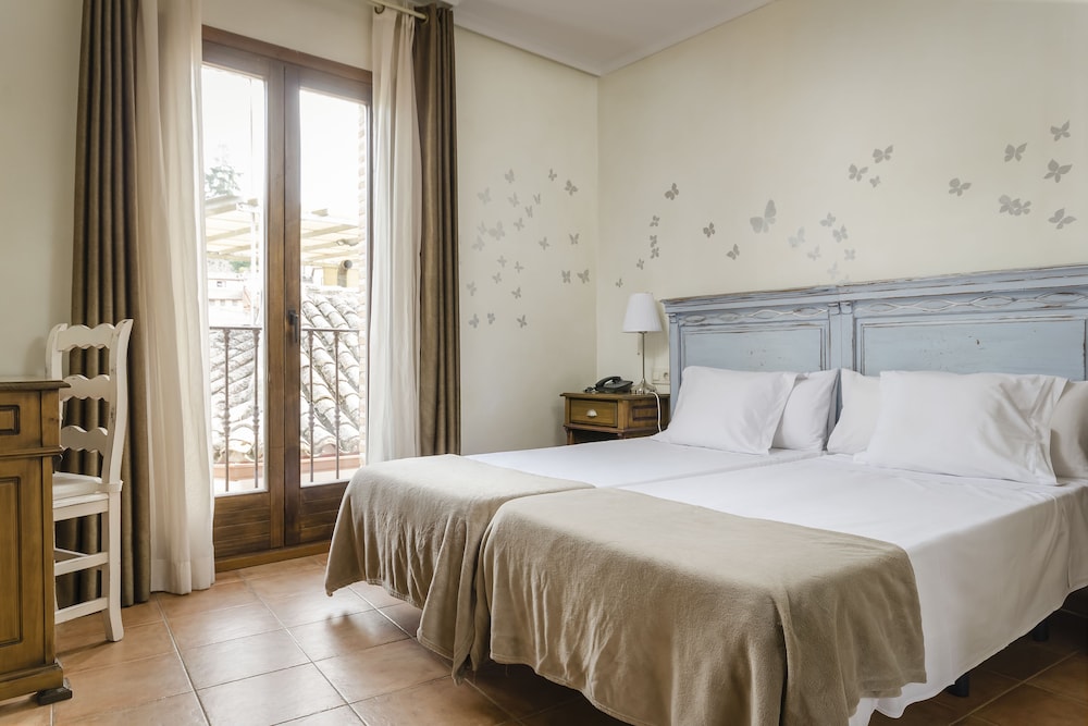 Double Room - Photo 10