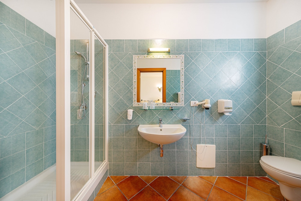 Superior Room - Photo 16