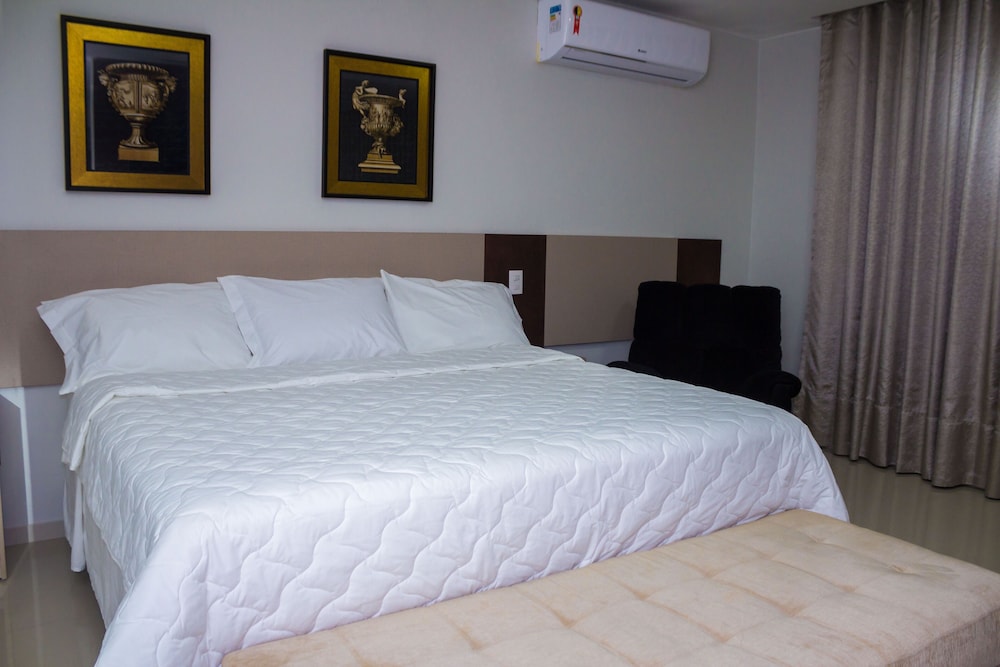 Master Suite View to the Private Garden photo 1