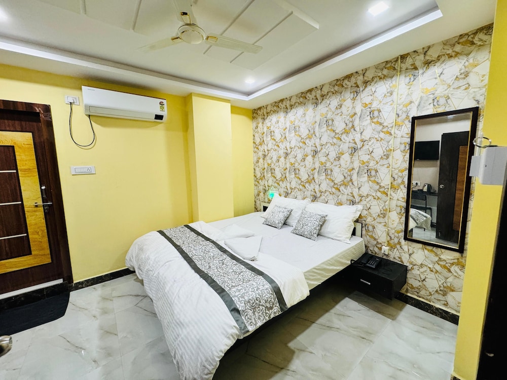 Deluxe Double Room, 1 King Bed, Air conditioning