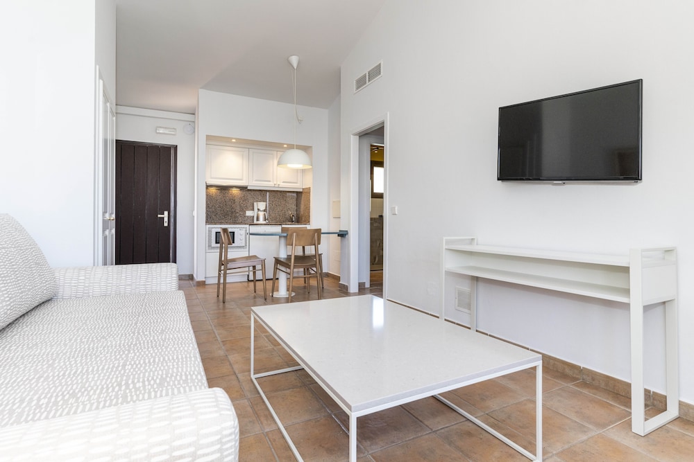 Studio, Garden View (1 adult) - Photo 1