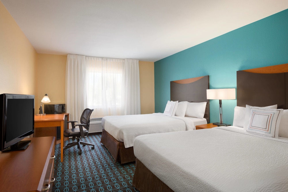 Room, 2 Queen Beds, Non Smoking (Hearing Accessible)