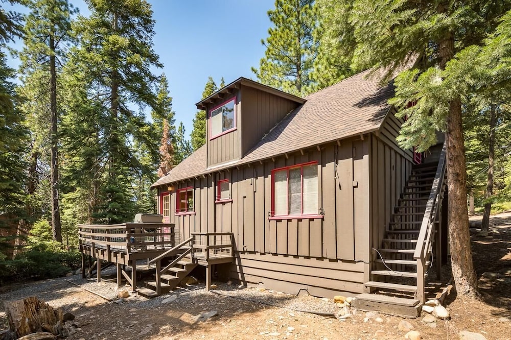 House, Multiple Beds (Hawk's Haven) photo 3