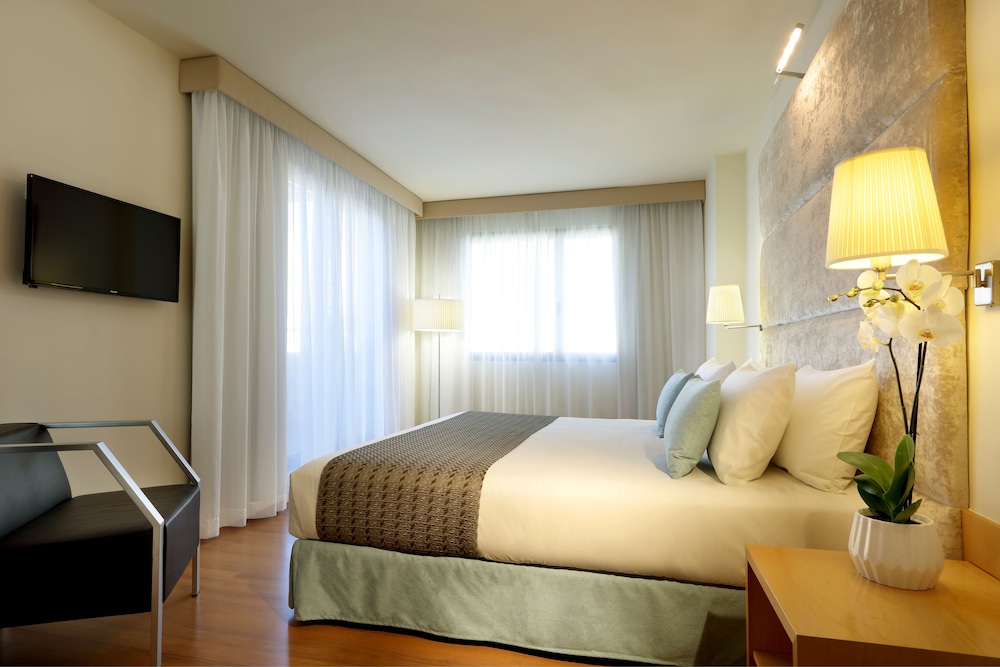 Suite, Jetted Tub