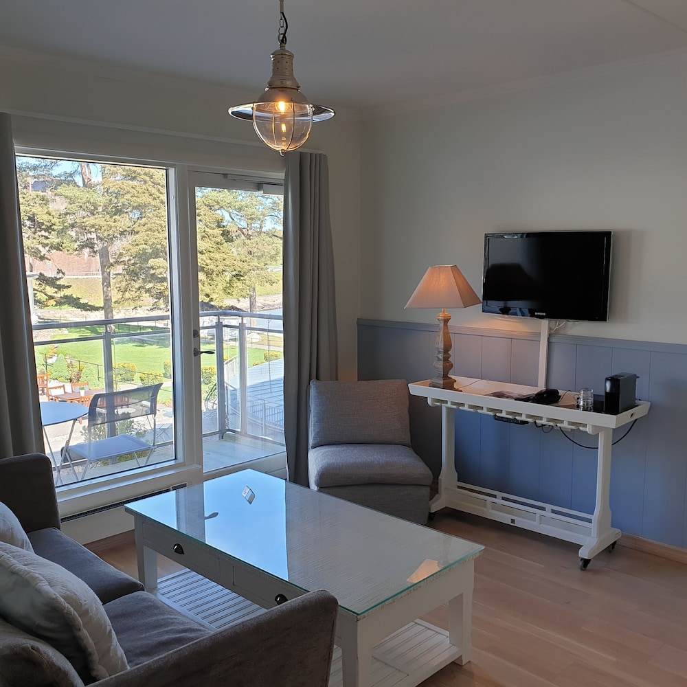Superior Double Room, 2 Twin Beds, Partial Sea View, photo 6