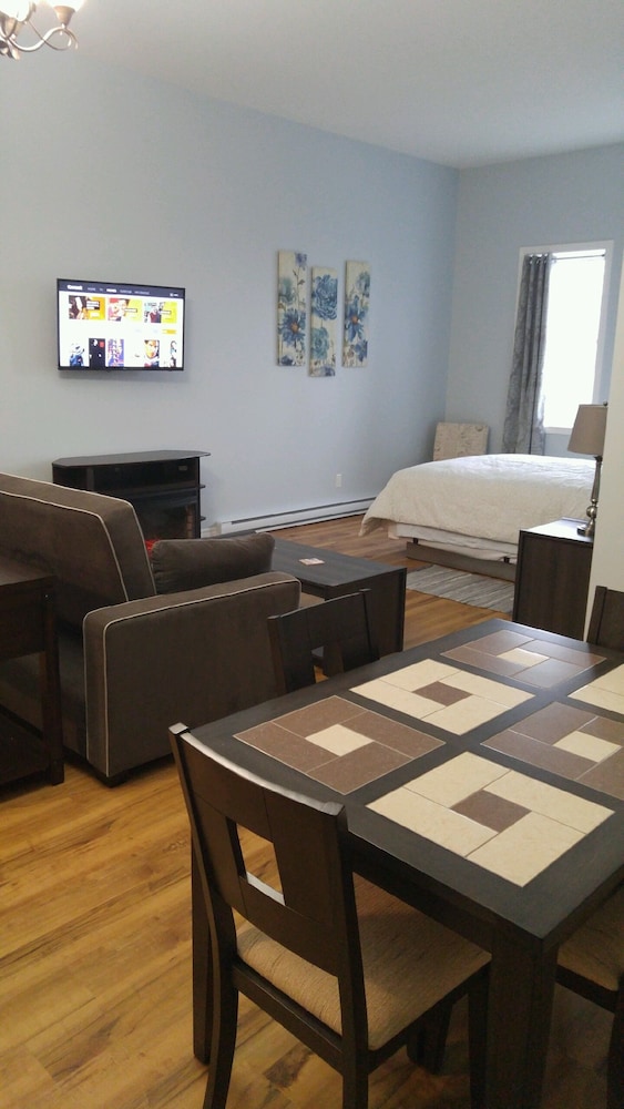 Superior Studio Canal View Suite 5 photo 1
