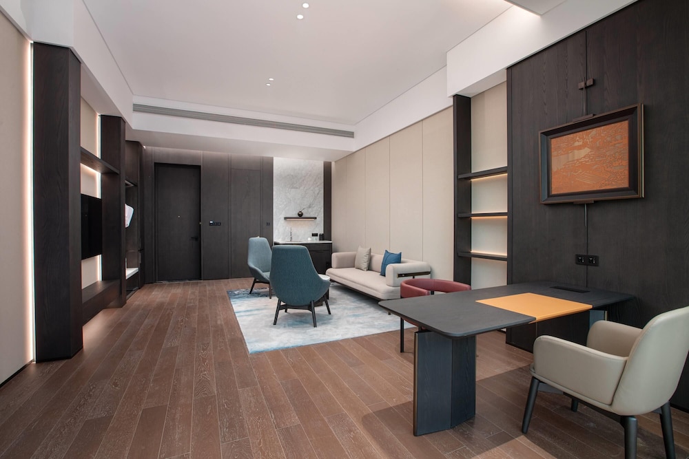 Executive Suite, 1 King Bed (Run Yue)