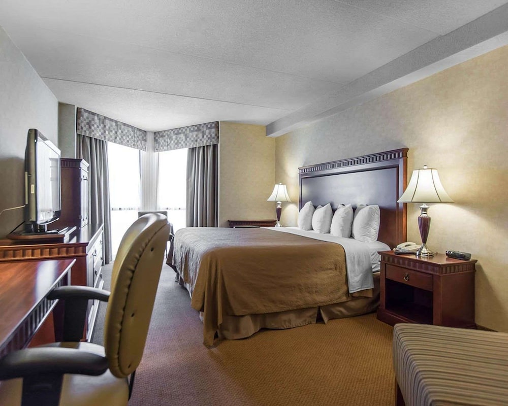 Business Room, 1 King Bed, Non Smoking - Photo 1