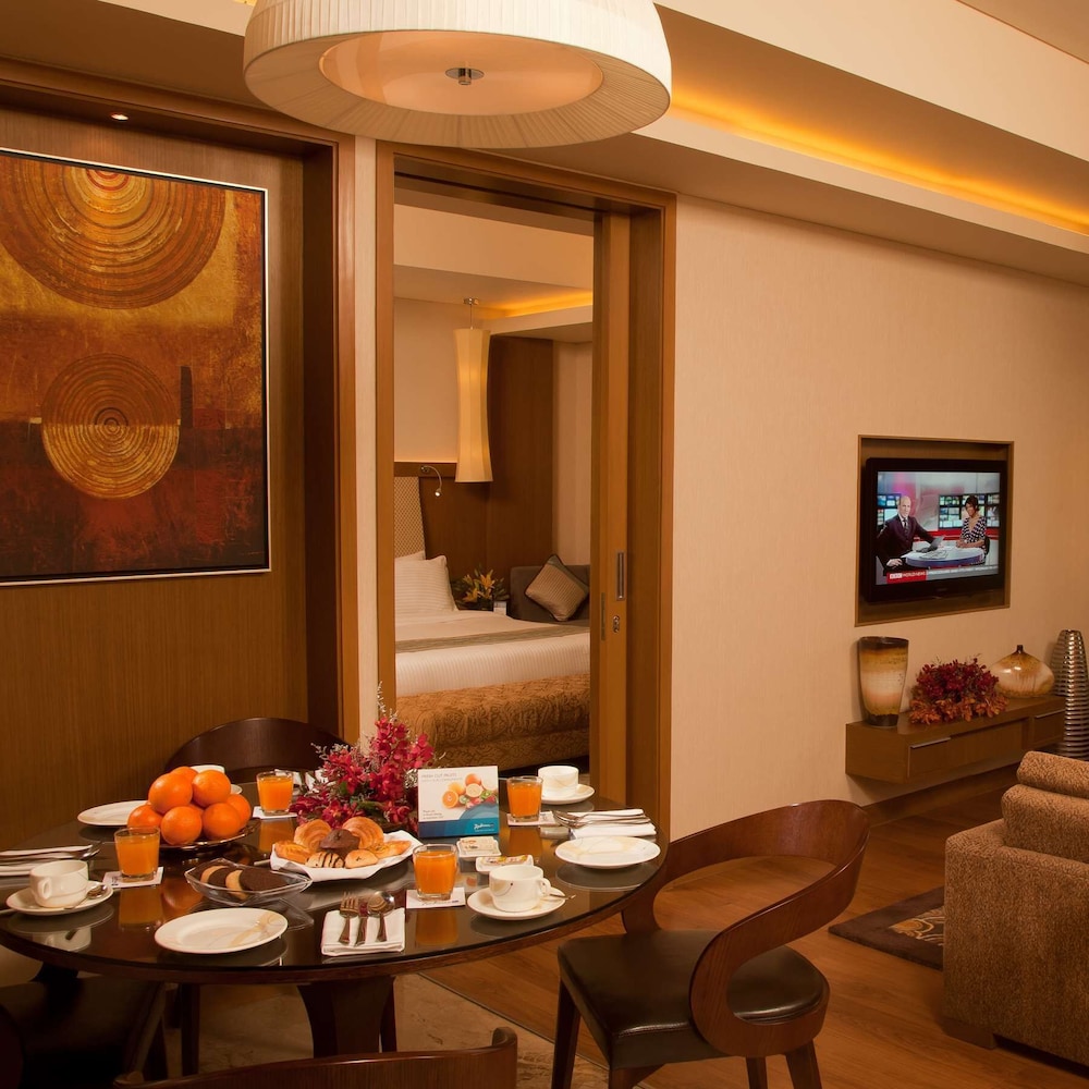 Suite, 1 Bedroom - Photo 5