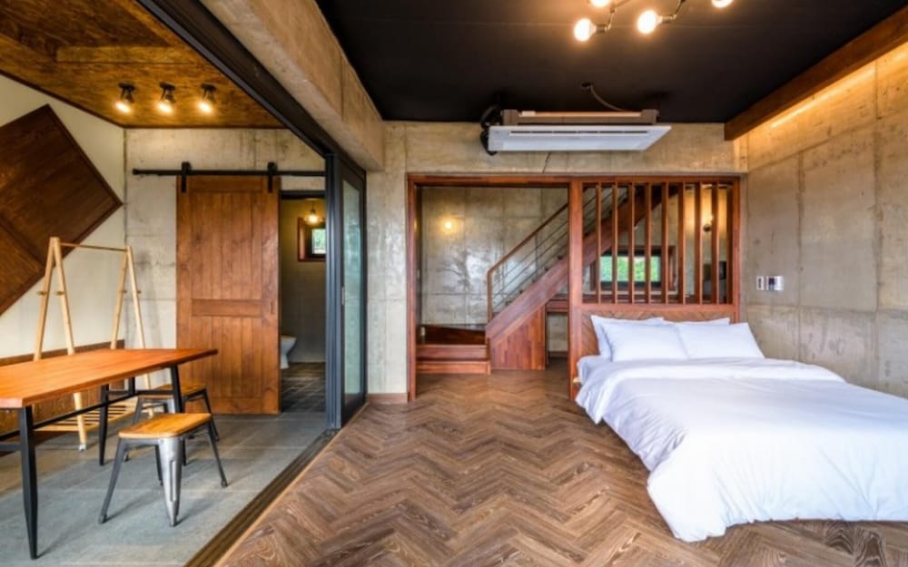 Room (Family Pool Villa (Private Pool Whirl)