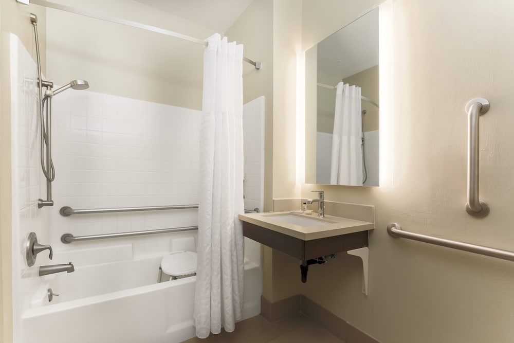 Studio Suite, 1 Queen Bed, Mobility Accessible, Kitchen (Accessible Tub) - Photo 7