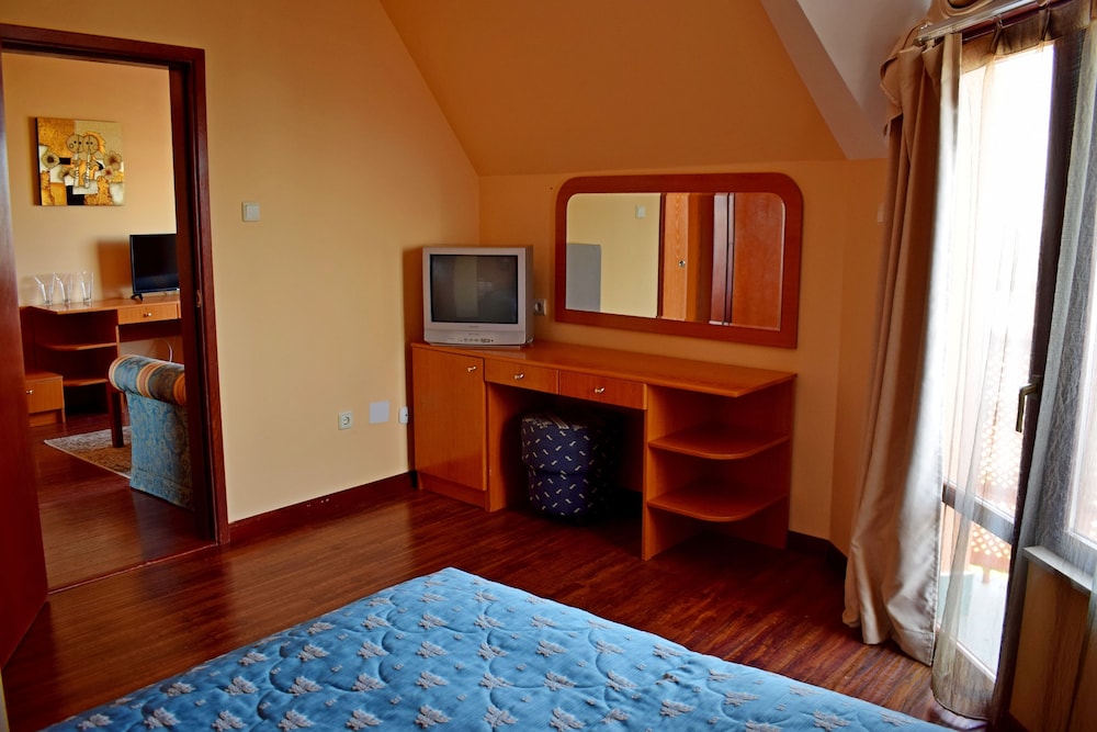 Standard Apartment, 1 Bedroom, Balcony photo 3