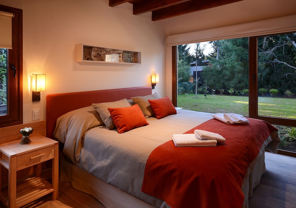 Superior Cabin, Garden View