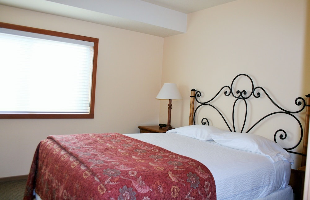 Southwind 2 Bedroom Apartment with limited Ocean View photo 1