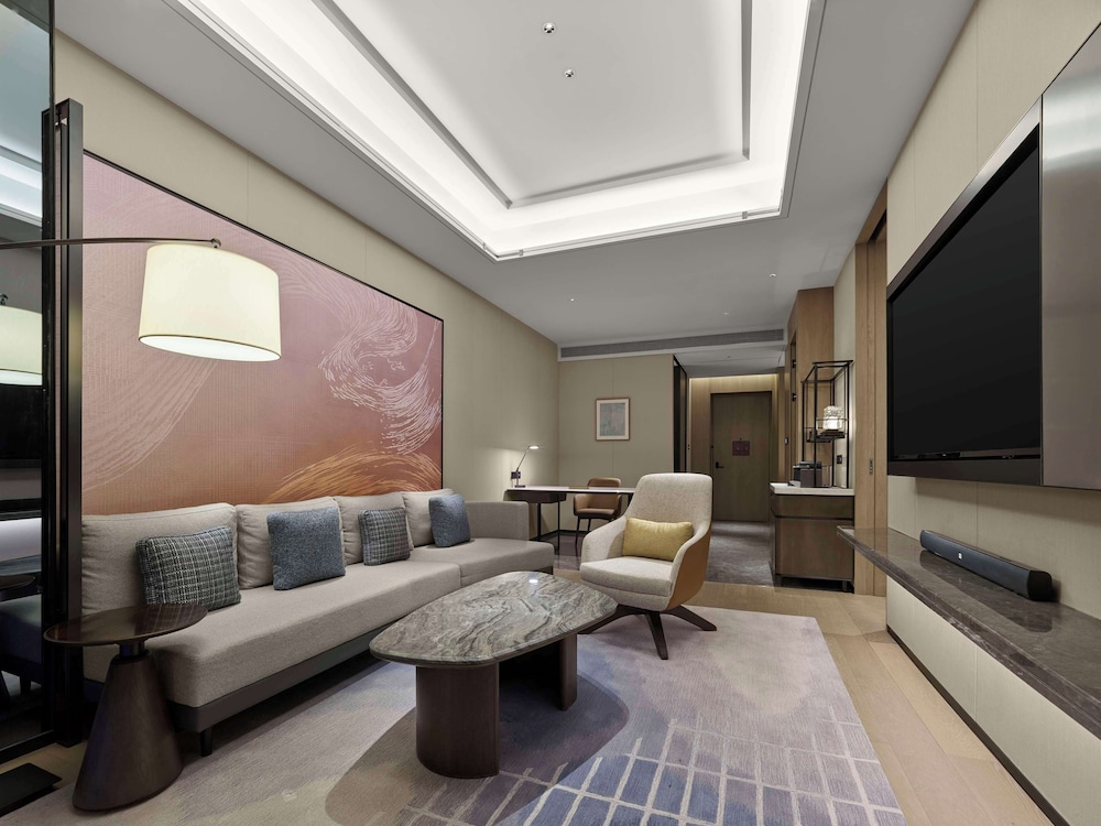 Deluxe Suite, 1 King Bed