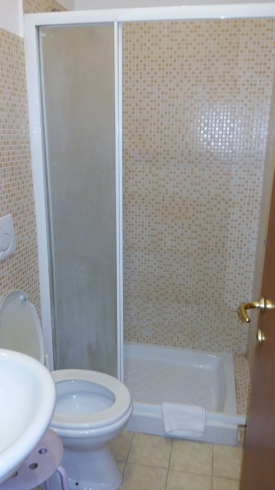 Standard Double or Twin Room photo 2