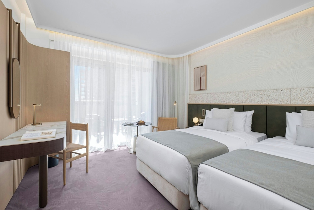 Premium Room, 2 Twin Beds, Non Smoking, City View (Balcony)