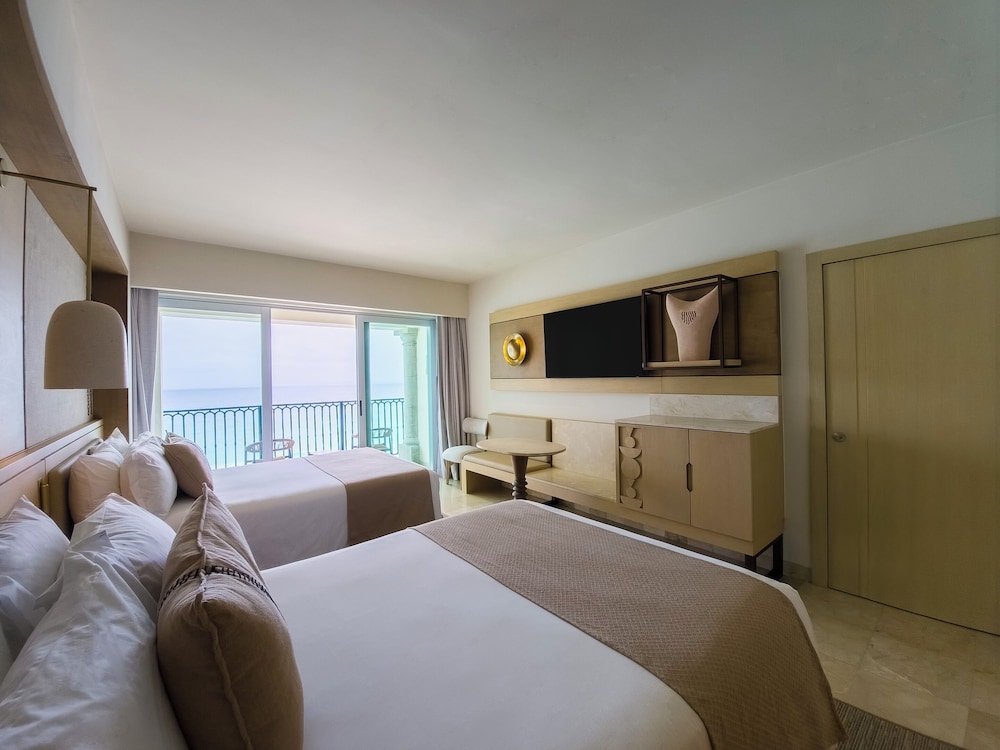 Premier Superior Ocean Front Double