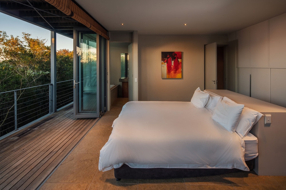 Luxury Villa photo 1