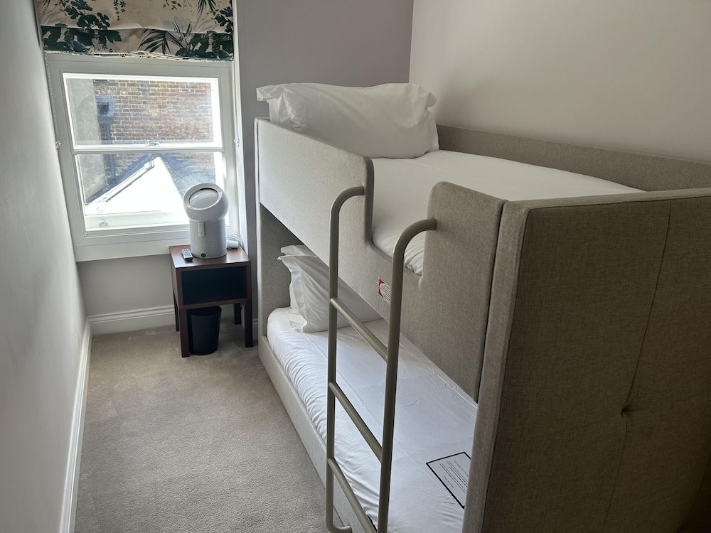 The Hampton Suite photo 2
