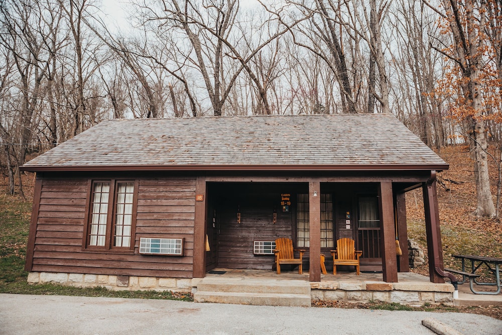 Basic Cabin, Patio