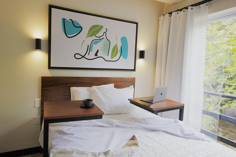 Deluxe Room - Photo 5