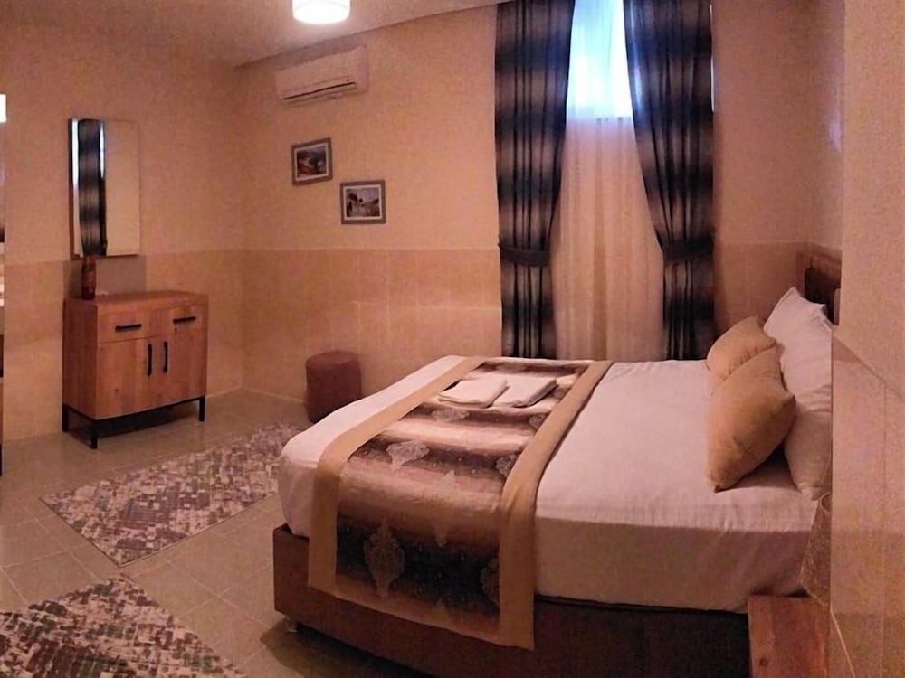 Basic Apartment, 3 Bedrooms