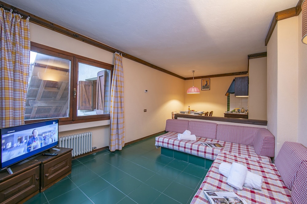 Family Apartment, 1 Bedroom, Mountainside (Grange Hike & Ski - 15d Sestriere) photo 1