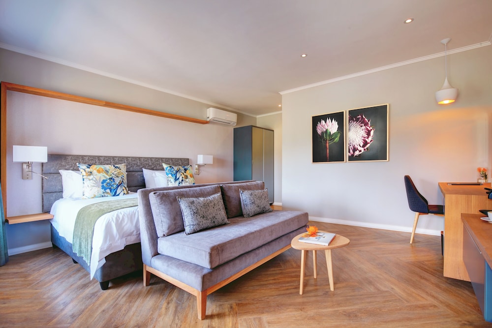 Superior Garden Suite - Photo 3