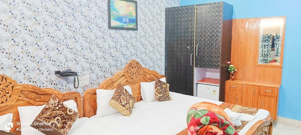 Family Double Room, Smoking, Hill View photo 3