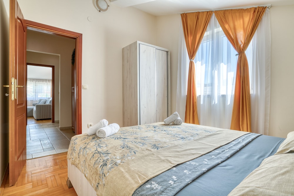 Panoramic Apartment - Photo 7