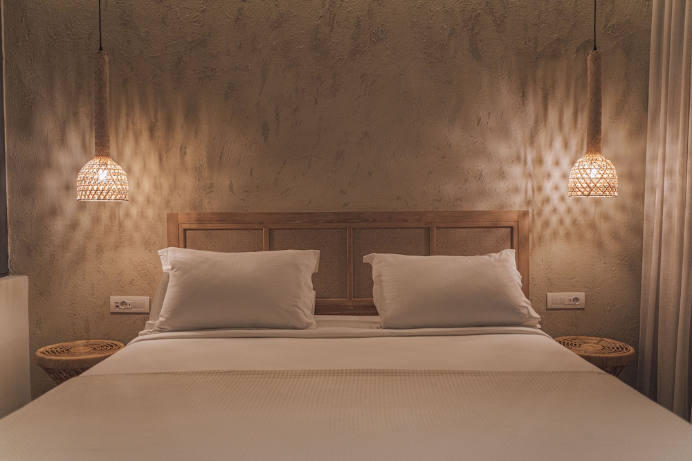 2 Bedroom villa with Tesla