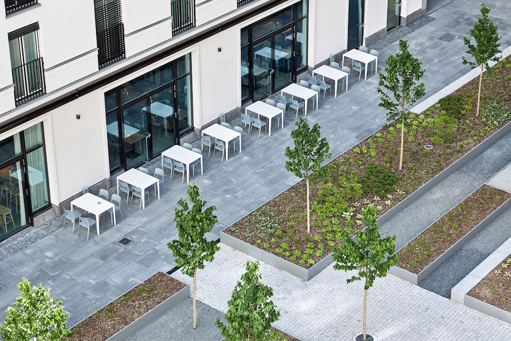 Surprise Room (allocation on arrival)