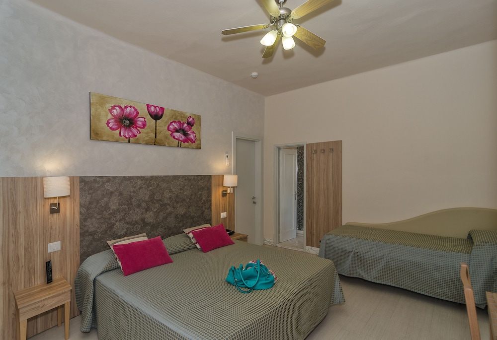 Triple Room photo 3