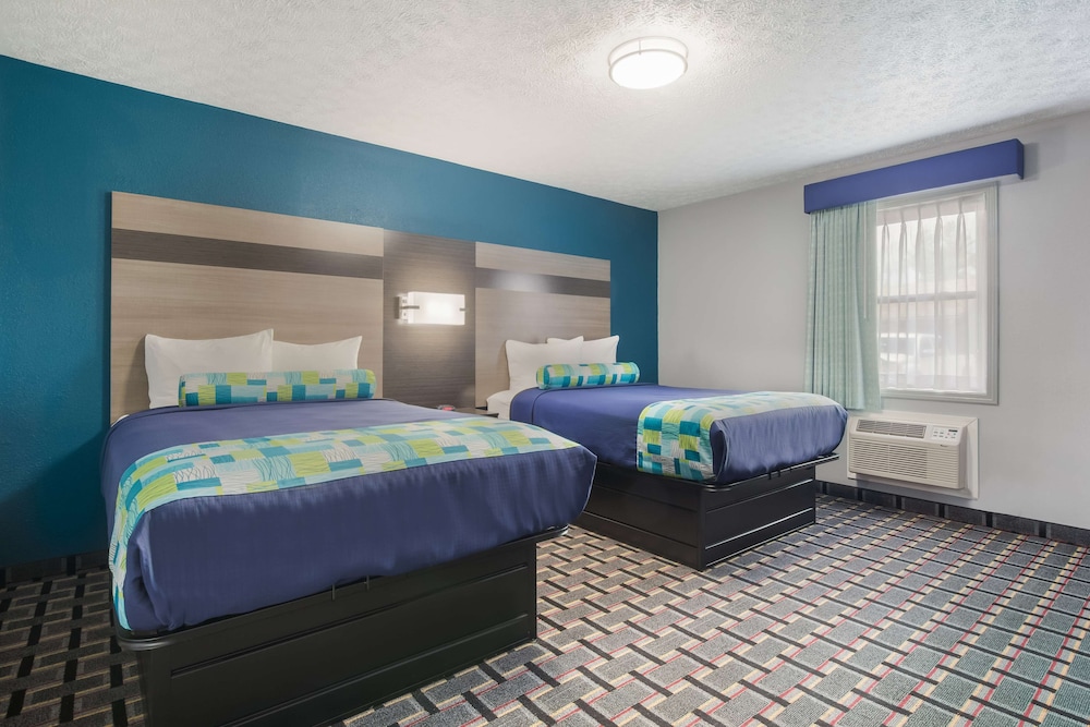Suite, 2 Double Beds, Pets Not Allowed - Photo 5