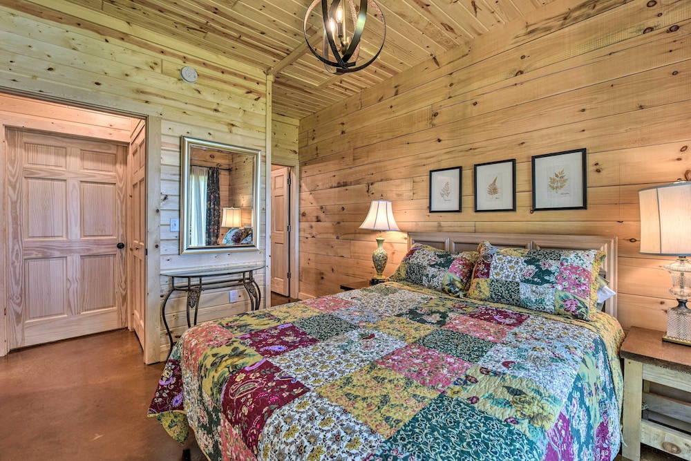 House (2 Bedrooms) photo 1