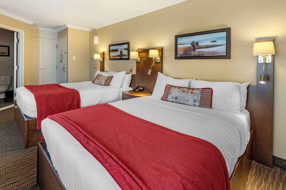 Standard Room, 2 Double Beds, Non Smoking - Photo 1