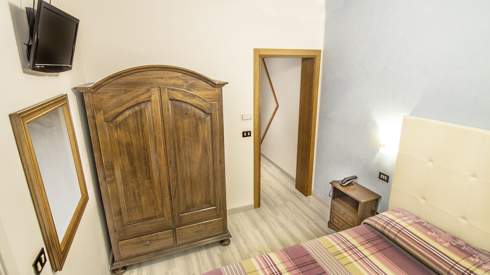 Economy Double Room, 1 Bedroom - Photo 2
